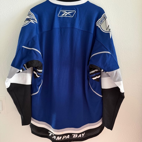 Tampa Bay Lighting Reebok BOLTS Hockey Jersey Fight Strap Size S Official - Picture 2 of 7